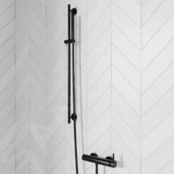 Steinberg 100 - Brausegarnitur: Duschkopf, Stange Und Schlauch, Schwarz Matt 100 1601 S -Hansgrohe Shop 7e6b1517914eb9183cc0f09c