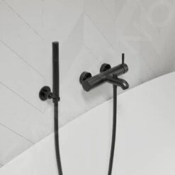 Steinberg 100 - Brausegarnitur: Duschkopf, Halter Und Schlauch, Schwarz Matt 100 1650 S -Hansgrohe Shop ef8ba63405b364887339b3ae